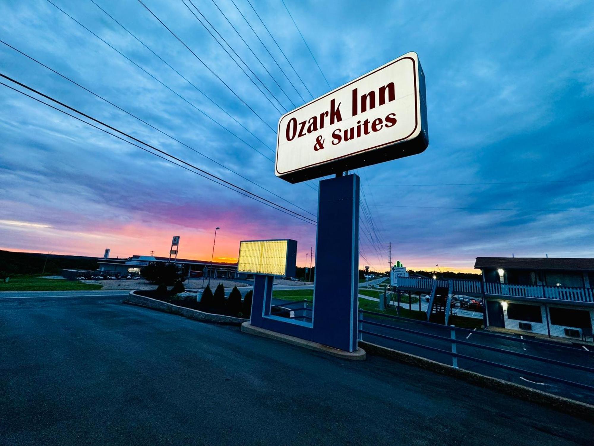 Ozark Inn And Suites Осейдж Бийч Екстериор снимка