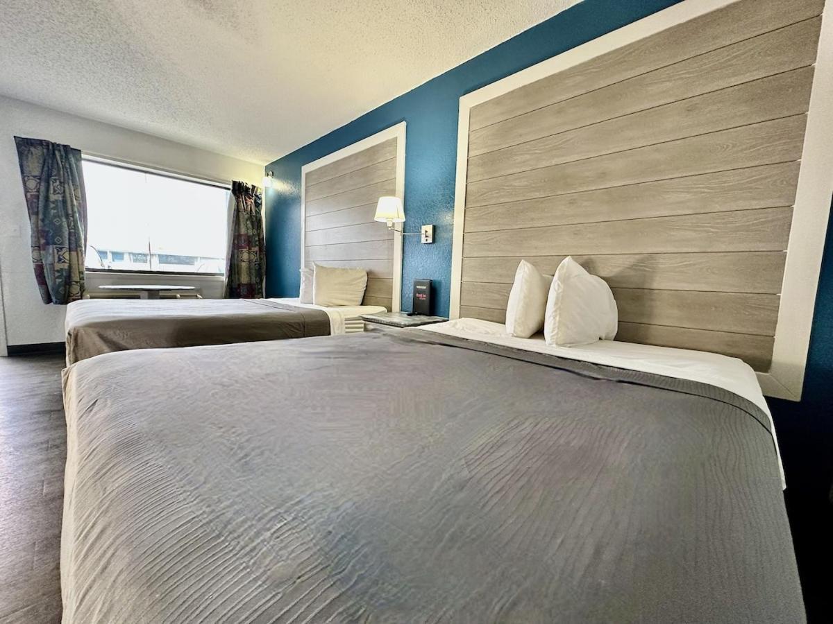 Ozark Inn And Suites Осейдж Бийч Екстериор снимка