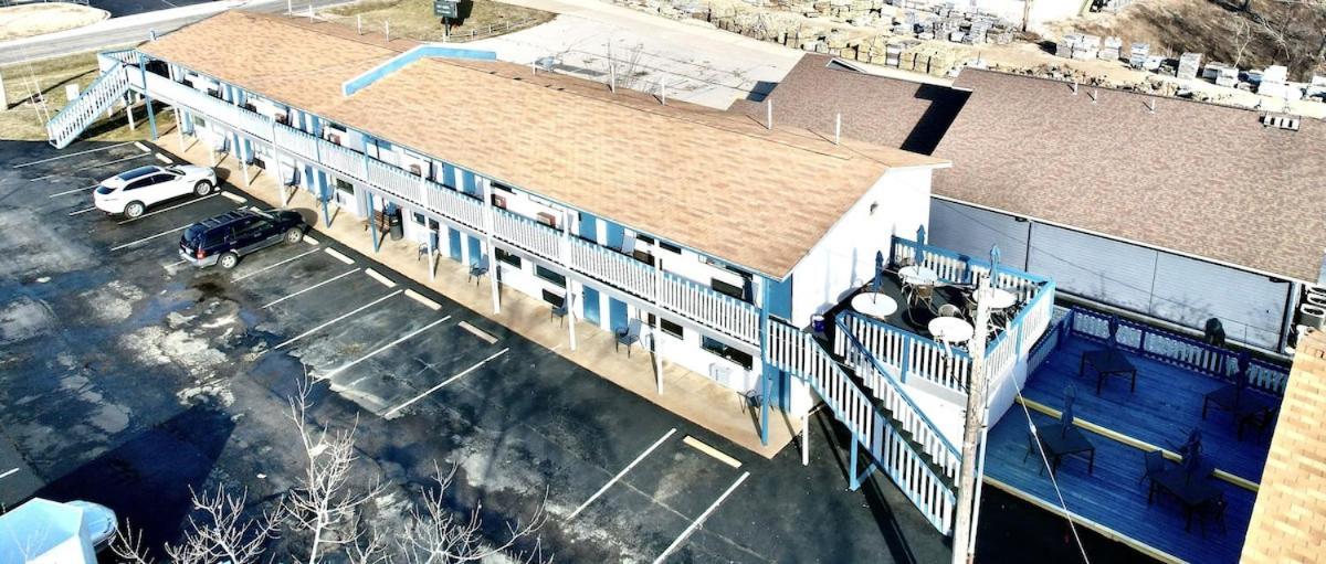 Ozark Inn And Suites Осейдж Бийч Екстериор снимка