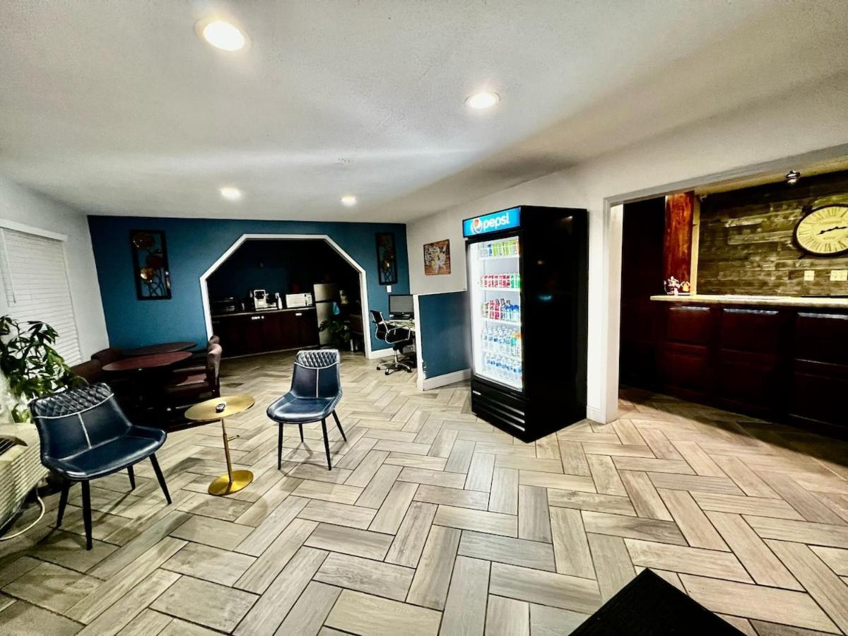 Ozark Inn And Suites Осейдж Бийч Екстериор снимка