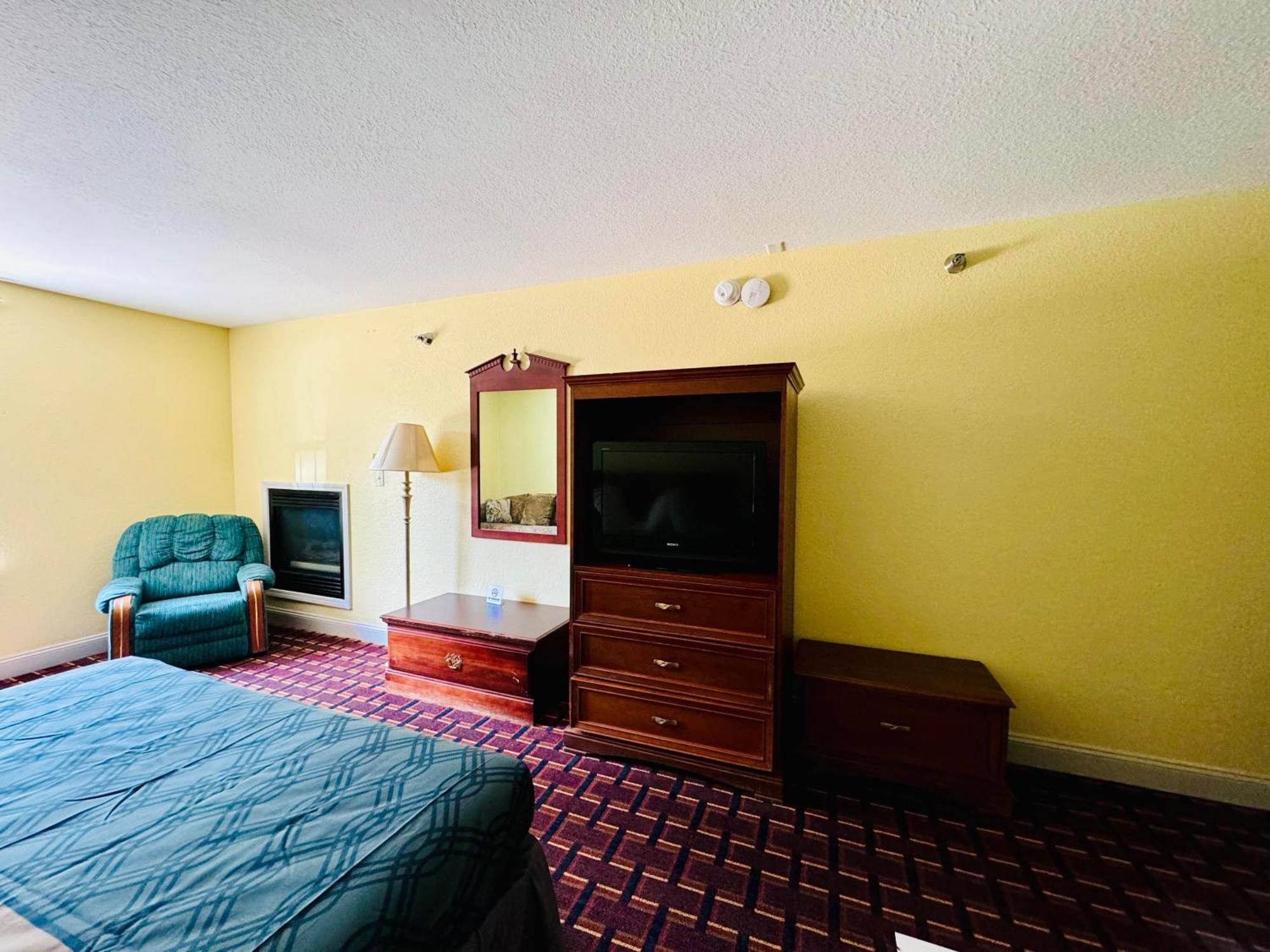 Ozark Inn And Suites Осейдж Бийч Екстериор снимка