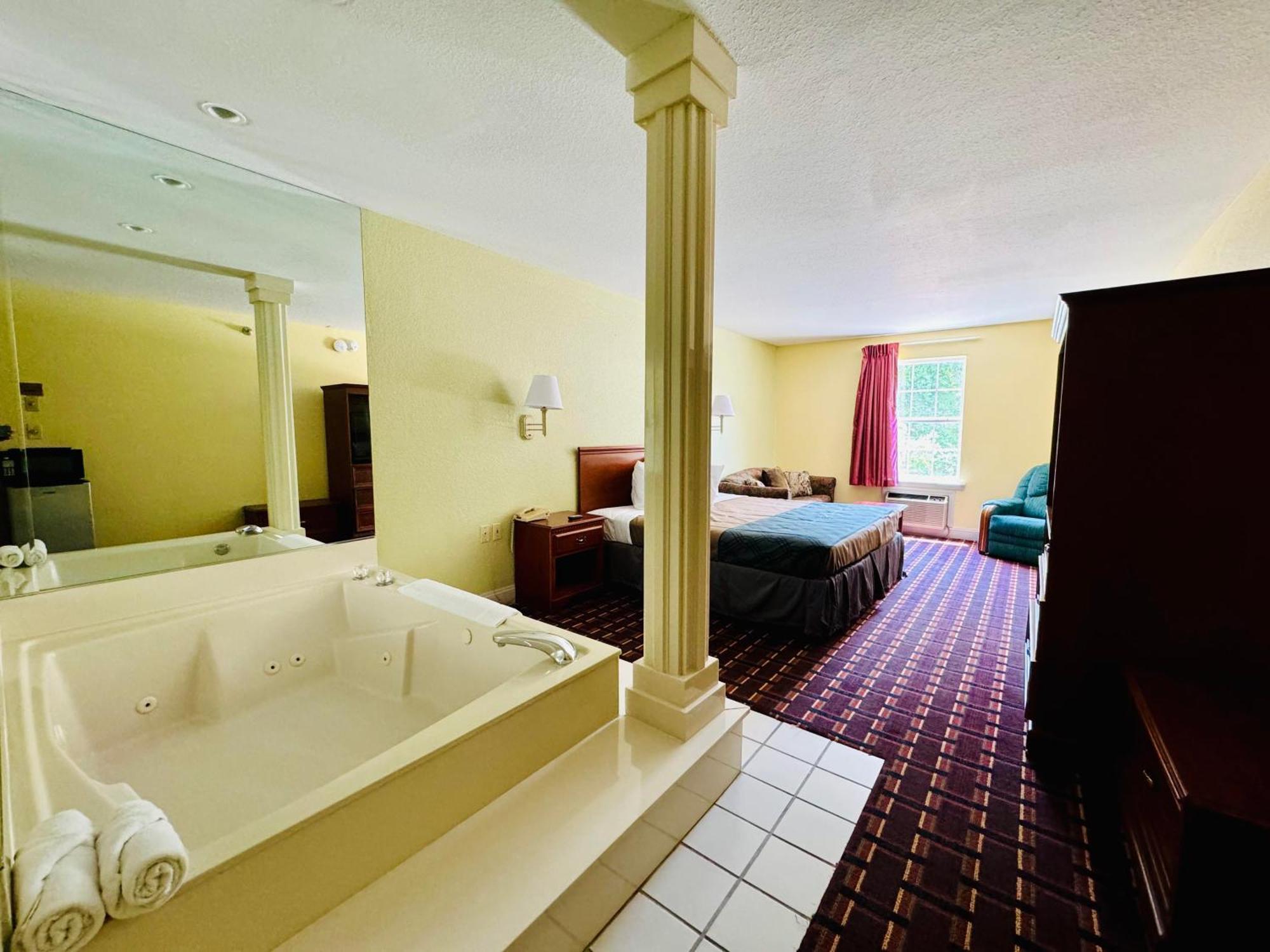 Ozark Inn And Suites Осейдж Бийч Екстериор снимка